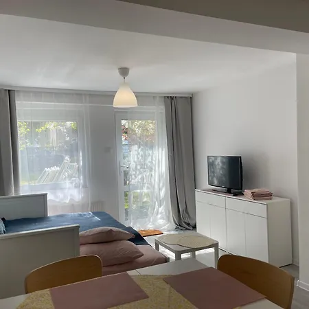 Retro Przy Plaży Orłowo Apartament *